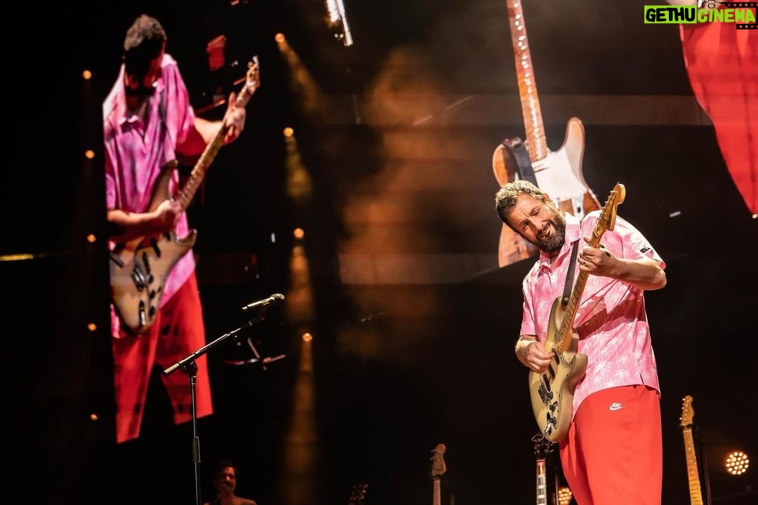 Adam Sandler Instagram - Dallas! That won’t be forgotten! Goodness! Love you guys and thank you for coming! @aacenter