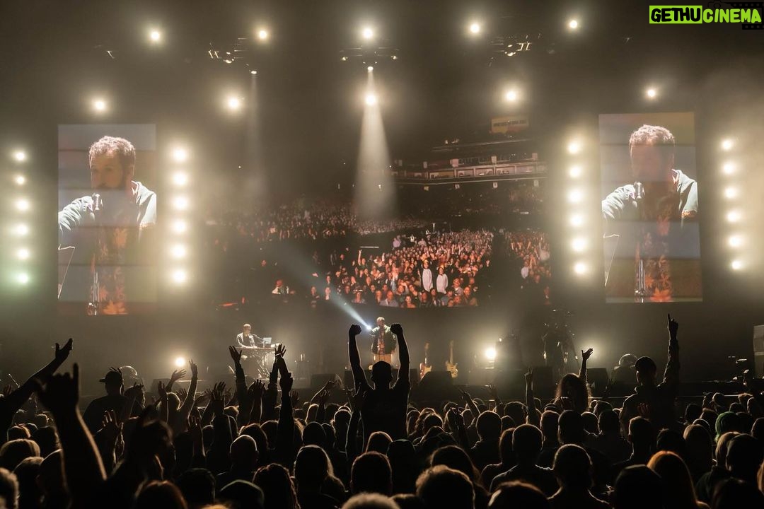 Adam Sandler Instagram - Goodness, Sacramento. You were loud. You were fun. And I’m happy to call you my family now. Love you. @golden1center