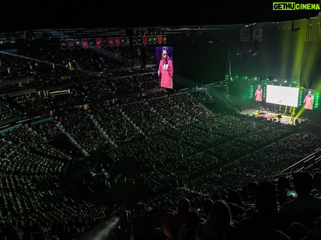 Adam Sandler Instagram - Sunday night in Tampa. Absolute beautiful crowd and loved you guys the whole night @amaliearena