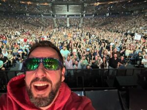 Adam Sandler Instagram - Sunday night in Tampa. Absolute beautiful crowd and loved you guys the whole night @amaliearena
