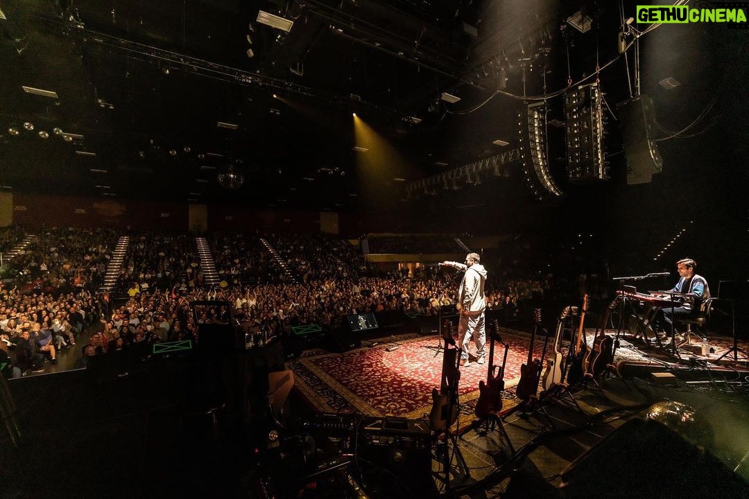 Adam Sandler Instagram - Amazing Friday night in Atlantic City. Beautiful energy and a beautiful time. Love you all @hardrockhcac