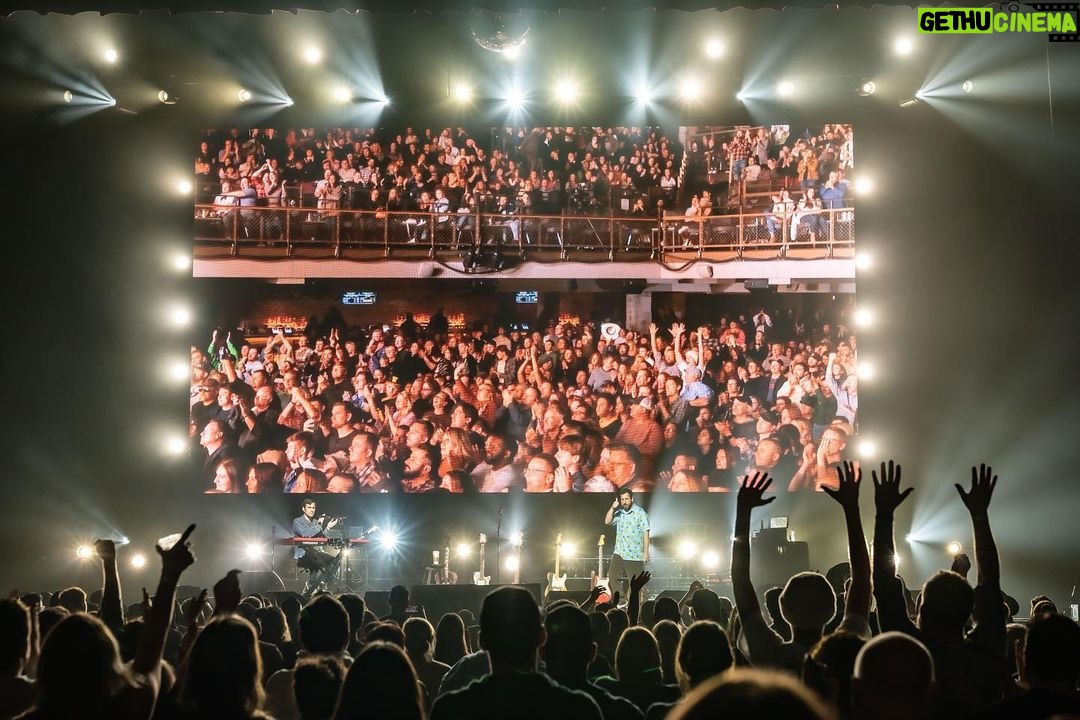 Adam Sandler Instagram - That was a great New England Sunday. Love you guys, let’s do it again tonight @mgmmusichall