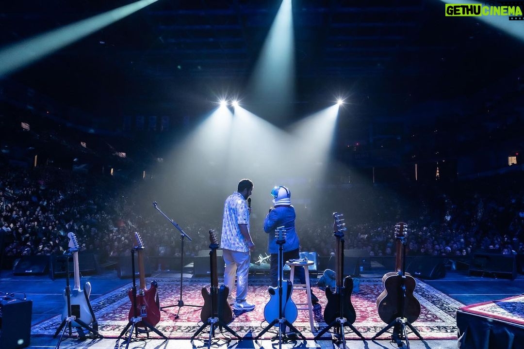 Adam Sandler Instagram - That was a heck of a hang, Allentown. Thanks for a great Friday night @pplcenter
