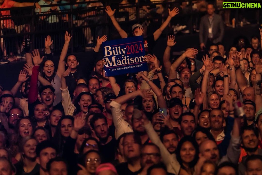 Adam Sandler Instagram - Baltimore! What a great time for the last night of our tour. You gave so much love that I owe you. Laughter and crab cakes. What a wonderful combo. Until next time! See u all sometime soon! @baltimorearena