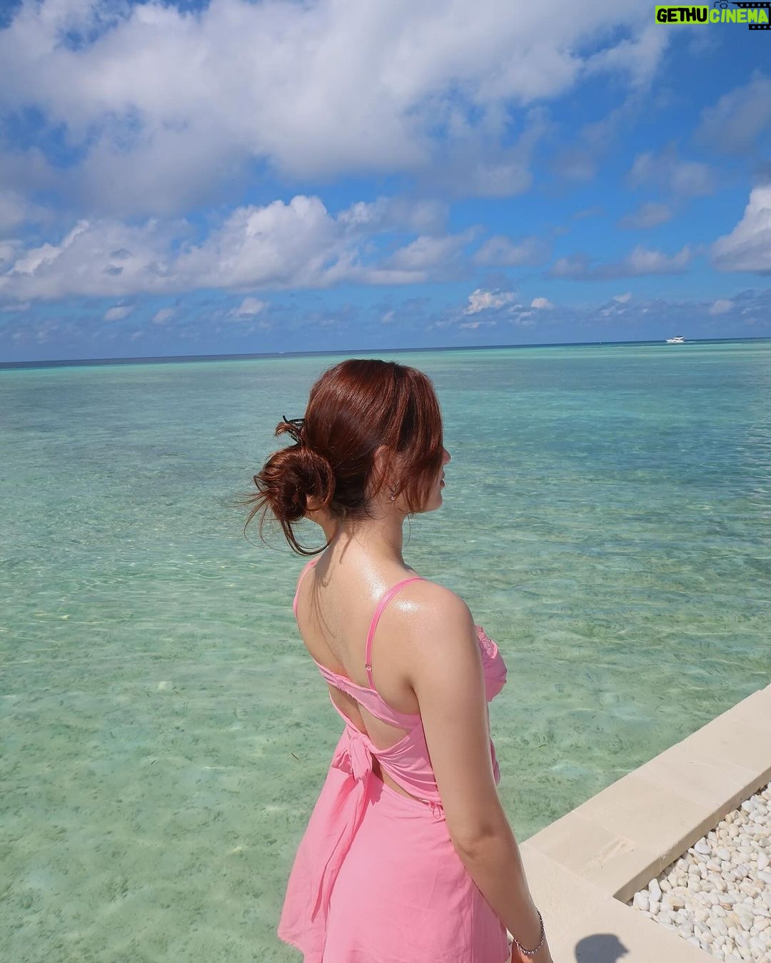Aditi Bhatia Instagram - vacay cam 🏝️🧜🏻♀️🧉🌊☀️✨