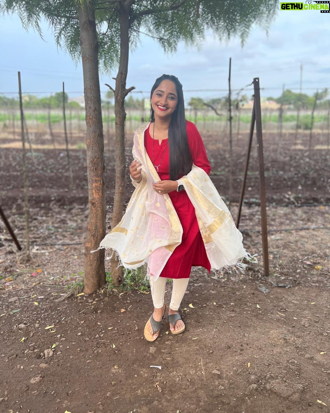 Aditi Dravid Instagram - The pictures that never made it to gram ♥️ i miss being her! #nandini #sundaramanamadhyebharali #colorsmarathi #throwback #aditivinayakdravid