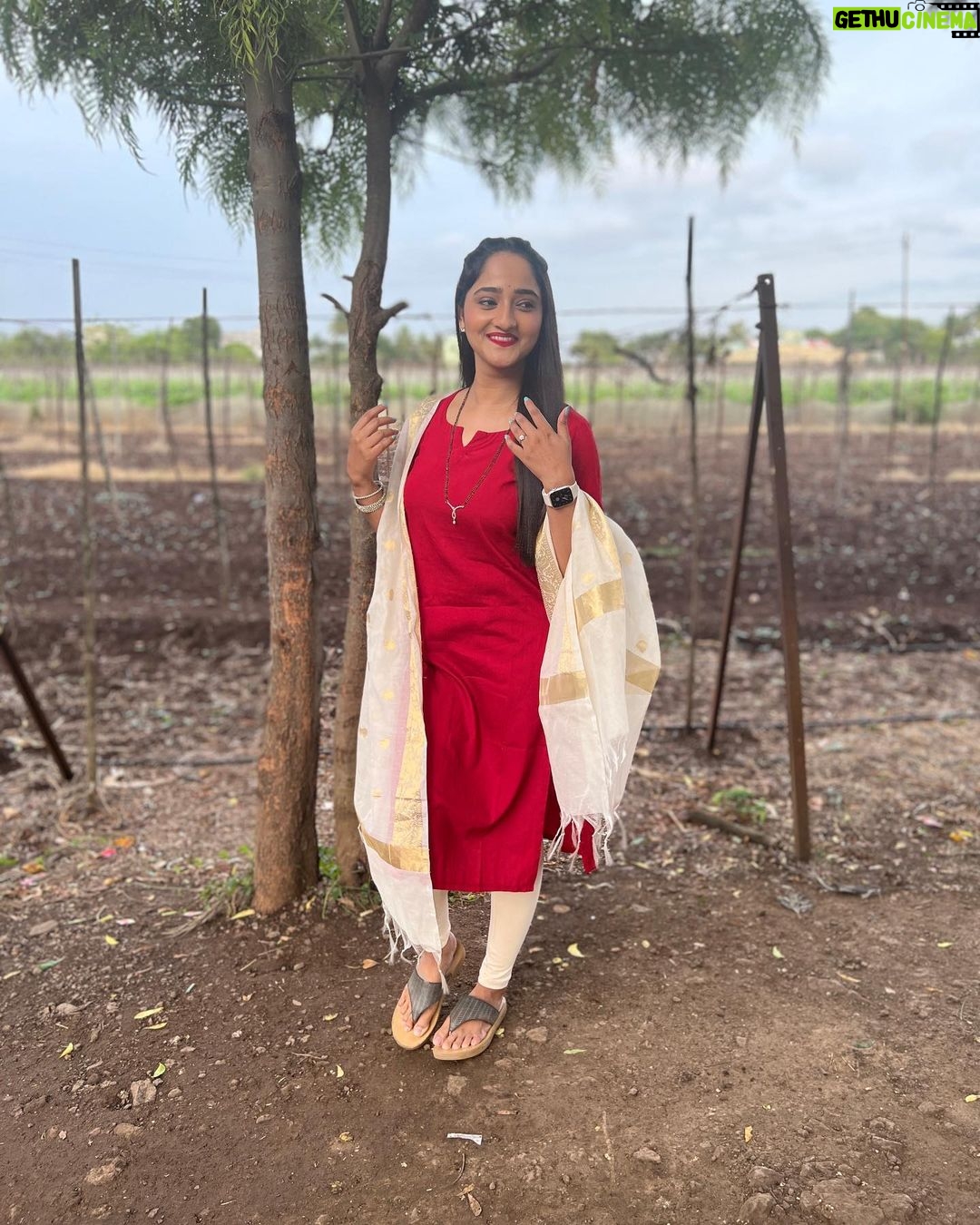 Aditi Dravid Instagram - The pictures that never made it to gram ♥️ i miss being her! #nandini #sundaramanamadhyebharali #colorsmarathi #throwback #aditivinayakdravid