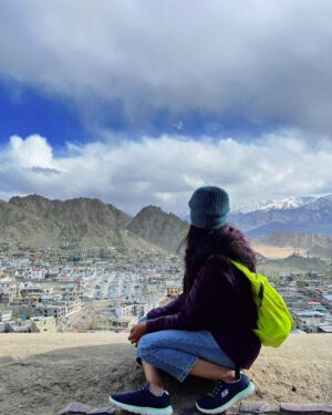 Aditi Dravid Instagram - Exactly a year to this magical solo trip ✨ Thankful to @bhatak_bhramar for making me do this and planning it perfectly for me!
.
.
#aditidravid #lehladakh #dreamdestination #dreamtrip #solotravel #oneyear #takemeback