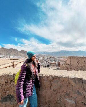 Aditi Dravid Instagram - Exactly a year to this magical solo trip ✨ Thankful to @bhatak_bhramar for making me do this and planning it perfectly for me!
.
.
#aditidravid #lehladakh #dreamdestination #dreamtrip #solotravel #oneyear #takemeback
