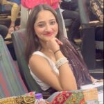 Aditi Dravid Instagram - 5 days.5 sarees. And infinite smiles! 🧿💘 Thank you @maharashtratimesonline for having me! Judging म.टा Carnival got back some priceless college memories and it made me really really happy! Thank you!!! PS : thank you for capturing me in My Element @riteshthakar07_ @__ajju_x