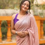 Aditi Dravid Instagram - 🩷🩷🩷 . . Makeup by Rushi dada🌸 Saree @patelsarees_pvtltd Styled and managed by @tejasvi_khot Hair/drape @makeupartist_chaitali Beautiful blouse by @diaries_of_ananda Shot by @rohit_kadam_photography For म.टा सन्मान २०२३ 🏆 . . #aditidravid #matasanman #mumbaitimes #eventlife #actor #actorslife #lovemywork