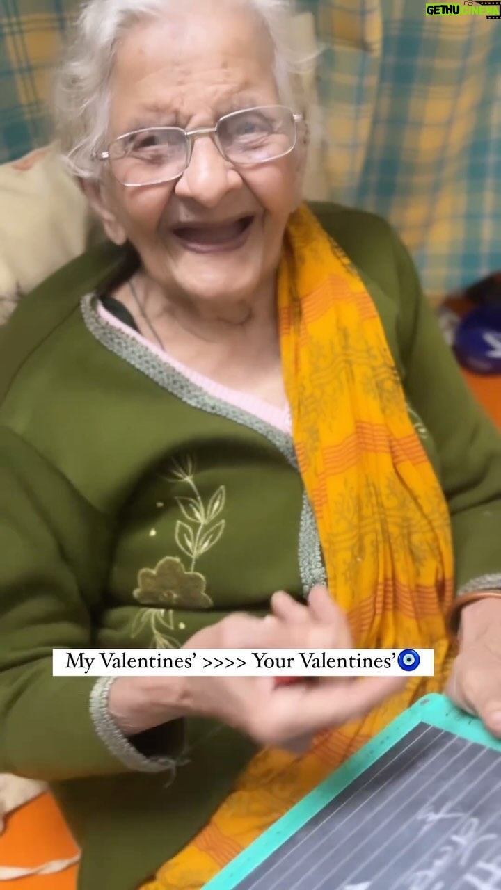 Aditi Dravid Instagram - Meet my Valentines’ 💌 Amma’s Aai : 95 yr old kid and Baba’s Aai : 90yr old kid! So blessed to have them in my life! #प्रेमाचादिवस with my best ladies! 🧿 • • #aditidravid #valentinesday #grandmothers #mygirls #blessed #lovethem 🧿💌