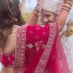 Aditi Dravid Instagram - @nitish_sapre ‘s wedding in 15Sec 🔥 It was such a beautiful beautiful wedding Nitish! Congratulations and all the love to both of you 🧿 #ishqkamousam PS : next level editing by @aditi_vinayak_dravid 😂 PSS : @samir_kapure mini Vlog is here 😂 . . #weddingseason #friendgotmarried #sohappyforyou #stayblessed #loveandlight