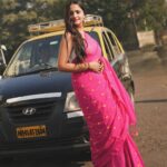 Aditi Dravid Instagram – 🚖💘
•
PS : Swipe left !!
•
Shot by @ganesh_theshutterkey
Saree @pratipadaclothingofficial