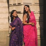 Aditi Dravid Instagram – Valentines’ Collection by @pratipadaclothingofficial 💌
सुंदर साड्या Max Pro. Book yours Now and Twin with your Best Friend like we did 👭🧿
•
•
Shot by @ganesh_theshutterkey
With my twin @shivani_damle
•
•
#aditidravid #newseries #valentinesweek #hearts #twinningandwinning #sareelove #vintage #forever