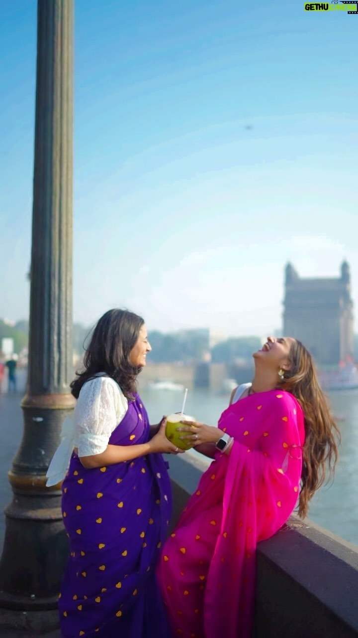 Aditi Dravid Instagram - Twinning in sarees and souls!🧿 @shivani_damle • Celebrating beautiful threads of friendship with @pratipadaclothingofficial Shot by @ganesh_theshutterkey • #aditidravid #newseries #allheart #friendship #goals #vintage #saree #love #mumbai 🩷🧿