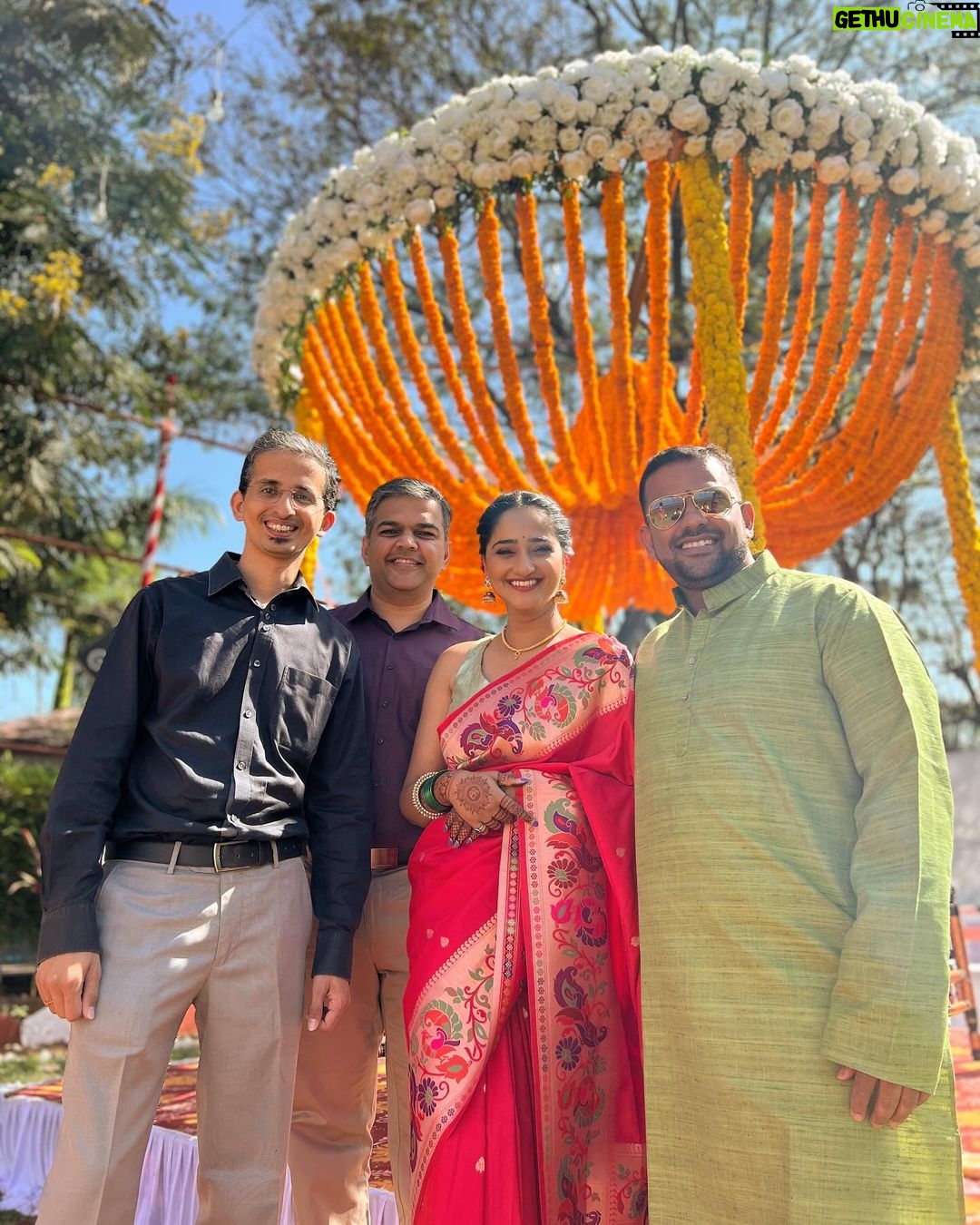Aditi Dravid Instagram - From Me and Mine 🪔🧿❤️ #happydiwali