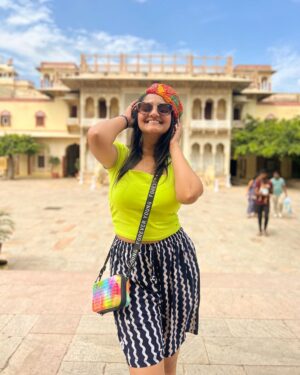 Aditi Dravid Instagram - ‘Jaipur, the city where history meets beauty!’ ☀️
.
.
#aditidravid #travelgram #workandtravel #jaipur #thepinkcity #culture #heritage #love