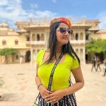 Aditi Dravid Instagram - ‘Jaipur, the city where history meets beauty!’ ☀️ . . #aditidravid #travelgram #workandtravel #jaipur #thepinkcity #culture #heritage #love Jaipur, Rajasthan