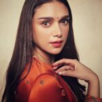 Aditi Rao Hydari Instagram - 🧡 @raw_mango @sanamratansi @amrapalijewels @shraddhamishra8 @kiransaphotography Thank you for the honour @galattadotcom Thank you for the love… 🧡