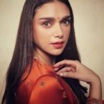 Aditi Rao Hydari Instagram – 🧡
@raw_mango 
@sanamratansi 
@amrapalijewels 
@shraddhamishra8 
@kiransaphotography 
Thank you for the honour @galattadotcom 
Thank you for the love… 🧡