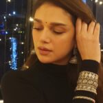 Aditi Rao Hydari Instagram - Thank you @diafaofficial for the honour and for the love. ❤️🥰👑 Wearing my dearest @manishmalhotra05 Styled by @sanamratansi Hair @laloge_uae @reemabousamra Jewellry @amrapalijewels