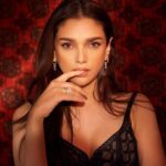 Aditi Rao Hydari Instagram - 🖤 @aadnevikofficial @sukritigrover @miteshrajani 📸 @tejasnerurkarr @arhconnect