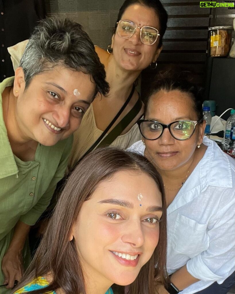 Aditi Rao Hydari Instagram - May the force be with us ⭐️💪🏻💰 New beginnings ❤️ @tanujadabirmakeup @themadhurinakhale @archamehta @arhconnect