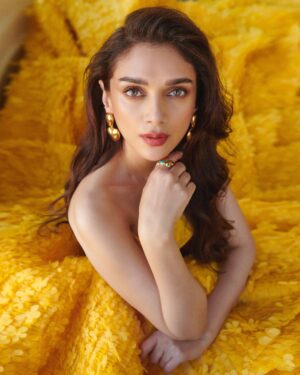 Aditi Rao Hydari Instagram - In full bloom 🌼

With @lorealparis 
@festivaldecannes 

Outfit: @michaelcinco5 
Shoes: @katmaconie 
Rings : @mamour_paris 
Earrings : @shopanatina 
Style: @sanamratansi 
Assisted by: @rhiakapoor @ankitha_chauhan 
Photographer: @vaishnavpraveen @thehouseofpixels 
HMU: @miteshrajani 
Managed by: @ssubberman