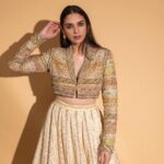 Aditi Rao Hydari Instagram – Aditi Rao Hydari for Ritu Kumar Couture’23 at India Couture Week.

Aditi wears an exquisite lehenga, adorned with a Gazal Jacket, a masterpiece meticulously hand-embroidered to manifest unforgettable opulence.
Each intricate stitch is a labor of love, woven skillfully with artistry passed down through generations. The Gazal jacket, with a touch of gold zardozi work, embraces the grace of the traditional Kashmiri design, while the lehenga exudes a timeless elegance adorned with geometric & floral motifs seamlessly creating a blend of tradition and modernity.
@reliancebrandsItd @fdciofficial
Jewellery by @thegempalace
#RituKumar #AditiRaoHydari
#RKWoman #ICW23 #TheOG
