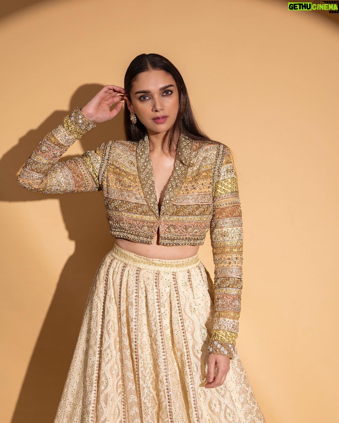 Aditi Rao Hydari Instagram - Aditi Rao Hydari for Ritu Kumar Couture’23 at India Couture Week. Aditi wears an exquisite lehenga, adorned with a Gazal Jacket, a masterpiece meticulously hand-embroidered to manifest unforgettable opulence. Each intricate stitch is a labor of love, woven skillfully with artistry passed down through generations. The Gazal jacket, with a touch of gold zardozi work, embraces the grace of the traditional Kashmiri design, while the lehenga exudes a timeless elegance adorned with geometric & floral motifs seamlessly creating a blend of tradition and modernity. @reliancebrandsItd @fdciofficial Jewellery by @thegempalace #RituKumar #AditiRaoHydari #RKWoman #ICW23 #TheOG