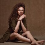 Aditi Rao Hydari Instagram - ❤️ Thank you for ignoring my protests mitsy 😂 @miteshrajani Love the hair 😝 📸 @prasadnaaik 💄 @miteshrajani 👗 @sukritigrover ⏰ @casio.india @elleindia Publicist @media.raindrop Managed by @arhconnect