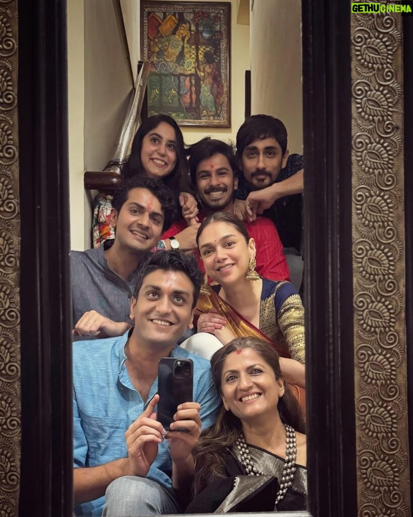 Aditi Rao Hydari Instagram - 🪔 ❤️ #happydiwali #famjam #iphone15