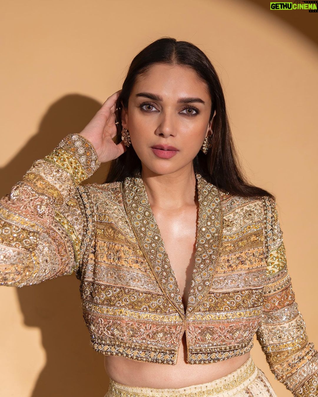 Aditi Rao Hydari Instagram - Aditi Rao Hydari for Ritu Kumar Couture’23 at India Couture Week. Aditi wears an exquisite lehenga, adorned with a Gazal Jacket, a masterpiece meticulously hand-embroidered to manifest unforgettable opulence. Each intricate stitch is a labor of love, woven skillfully with artistry passed down through generations. The Gazal jacket, with a touch of gold zardozi work, embraces the grace of the traditional Kashmiri design, while the lehenga exudes a timeless elegance adorned with geometric & floral motifs seamlessly creating a blend of tradition and modernity. @reliancebrandsItd @fdciofficial Jewellery by @thegempalace #RituKumar #AditiRaoHydari #RKWoman #ICW23 #TheOG