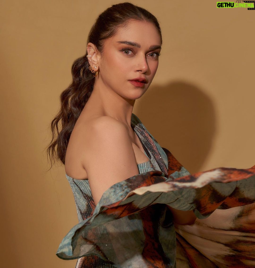 Aditi Rao Hydari Instagram - Metamorphosis 🦋