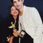 Aditi Rao Hydari Instagram - The beginning of a jubilee year with the bestest team Love you all 3000 Thank you @iwmbuzz for the love @motwayne @pratik8shah @atulsanalog @aparnapurohit @ishikamohanmotwane @prosenstar @sidhant @aparshakti_khurana Thank you @primevideoin and @dipa.demotwane for making jubilee happen with so much love and togetherness… special forever ❤️