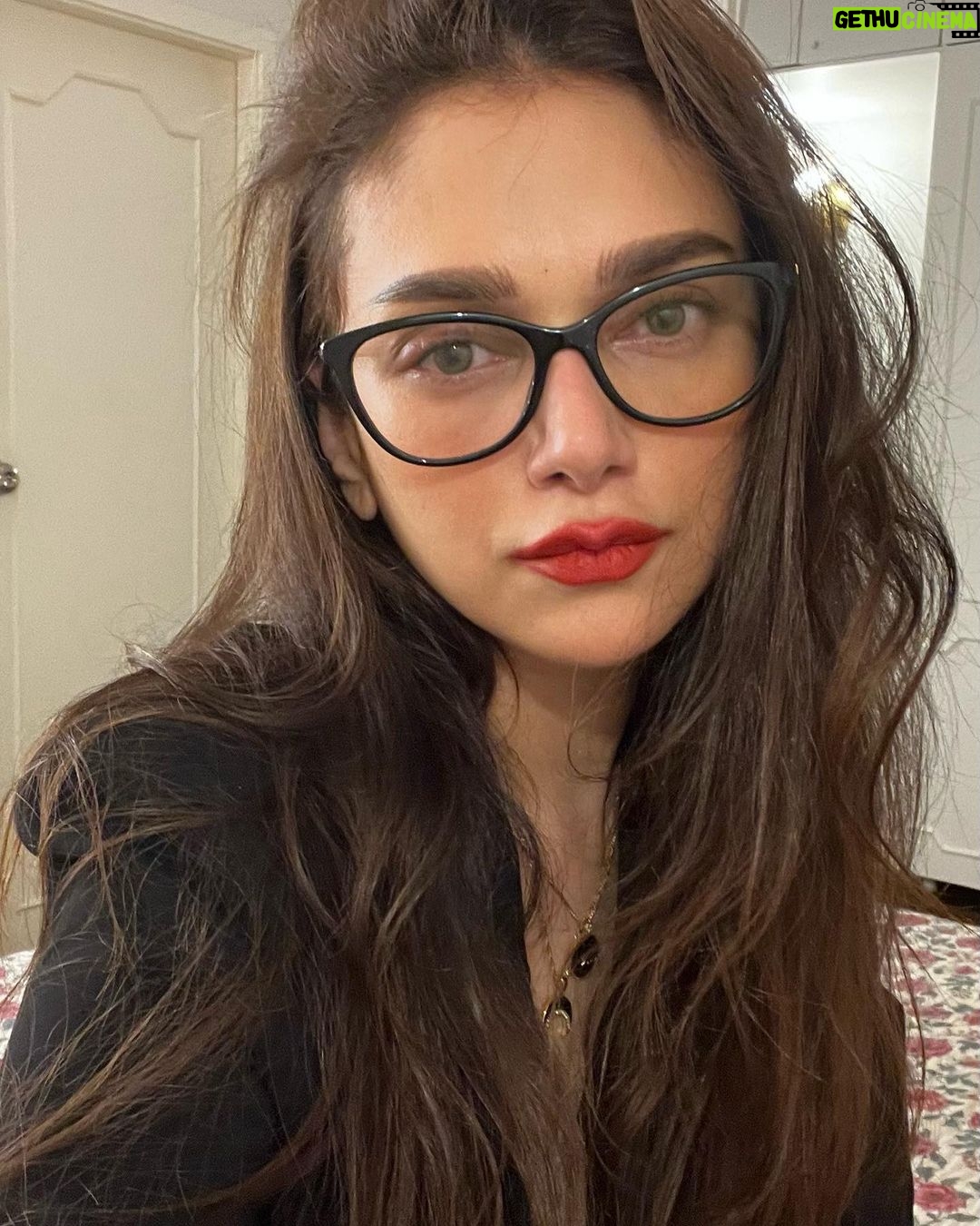 Aditi Rao Hydari Instagram - Eye stye with my little eye something beginning with…. 🤓