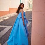 Aditi Rao Hydari Instagram - Nice to meet you again Cannes 💙 #walkyourworth #cannes2023 @lorealparis @festivaldecannes Outfit- @oscardelarenta Earrings - @tuula.jewellery Shoes- @katmaconie Style - @sanamratansi Assisted by - @rhiakapoor @abhimanyudessai @ankitha_chauhan HMU - @miteshrajani Photographs - @vaishnavpraveen @thehouseofpixels