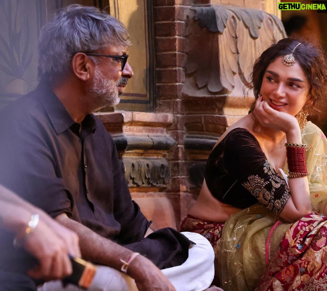 Aditi Rao Hydari Instagram - Happy birthday my dearestest sanjay sir Thank you for the unending inspiration, Thank you for your genius mind, your heart full of love ,, for never ever allowing us to give up! Thank you for your fierce passion, for being the most amazing teacher, the endless beauty, the detail, the laughter, the music, the dancing , the yummiest ghar Ka nashta which is like an Akshay patram. And most most importantly thank you for your love , and the belief Thank you for being you sanjay sir. May you always be surrounded by all that you love and all the people who love you Love you sir ❤️🤗❤️