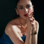 Aditi Rao Hydari Instagram - 😘 Outfit - @wear.rae @vandafashionagency Chain- @outhousejewellery Rings - @misho_designs Heels - @jimmychoo @id8mediasolutions Styled by @sanamratansi Hmu @eltonjfernandes 📸 -@kadamajay