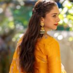 Aditi Rao Hydari Instagram - Bring your own sunshine #BYOS 🌞☺️ @punitbalanaofficial @sanamratansi @shraddhamishra8 @devsphotographyofficial @aquamarine_jewellery