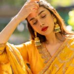 Aditi Rao Hydari Instagram – Bring your own sunshine 
#BYOS 🌞☺️

@punitbalanaofficial 
@sanamratansi 
@shraddhamishra8
@devsphotographyofficial 
@aquamarine_jewellery