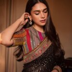 Aditi Rao Hydari Instagram - ✨✨✨✨✨✨✨✨✨✨✨✨✨ ‘I know nothing with any certainty, but the sight of the stars makes me dream’ Wearing sabyasachiofficial @sanamratansi @shraddhamishra8 @manav_angelo_kashyap @amitabhbachpan @arhconnect