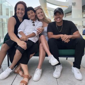 Adrian Groulx Instagram - Lots of great fun and memories with the cast❤️❤️ #youngrock