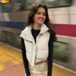 Adriana Camposano Instagram - 😁🚊