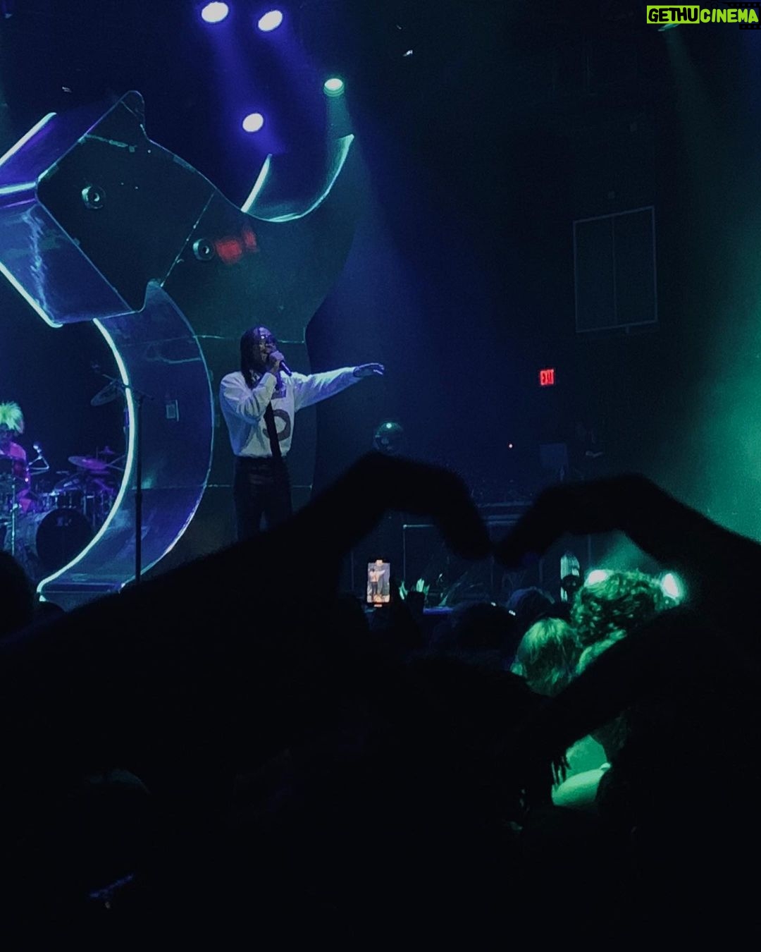 Adriana Camposano Instagram - Give you the world 🌎 - btw use code k_adriana for 25% off @shop_kollyy they got the cutest stuff fr go rn rn🤝 The Fillmore Philadelphia