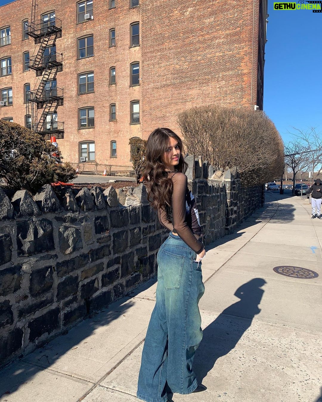 Adriana Camposano Instagram - Pit stop🚏 Jersey City, New Jersey