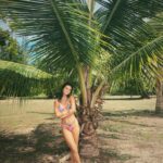 Adriana Camposano Instagram - This heat 🔥 - - - code AdrianaZF for 22% off @zaful 🫶 Luquillo Beach