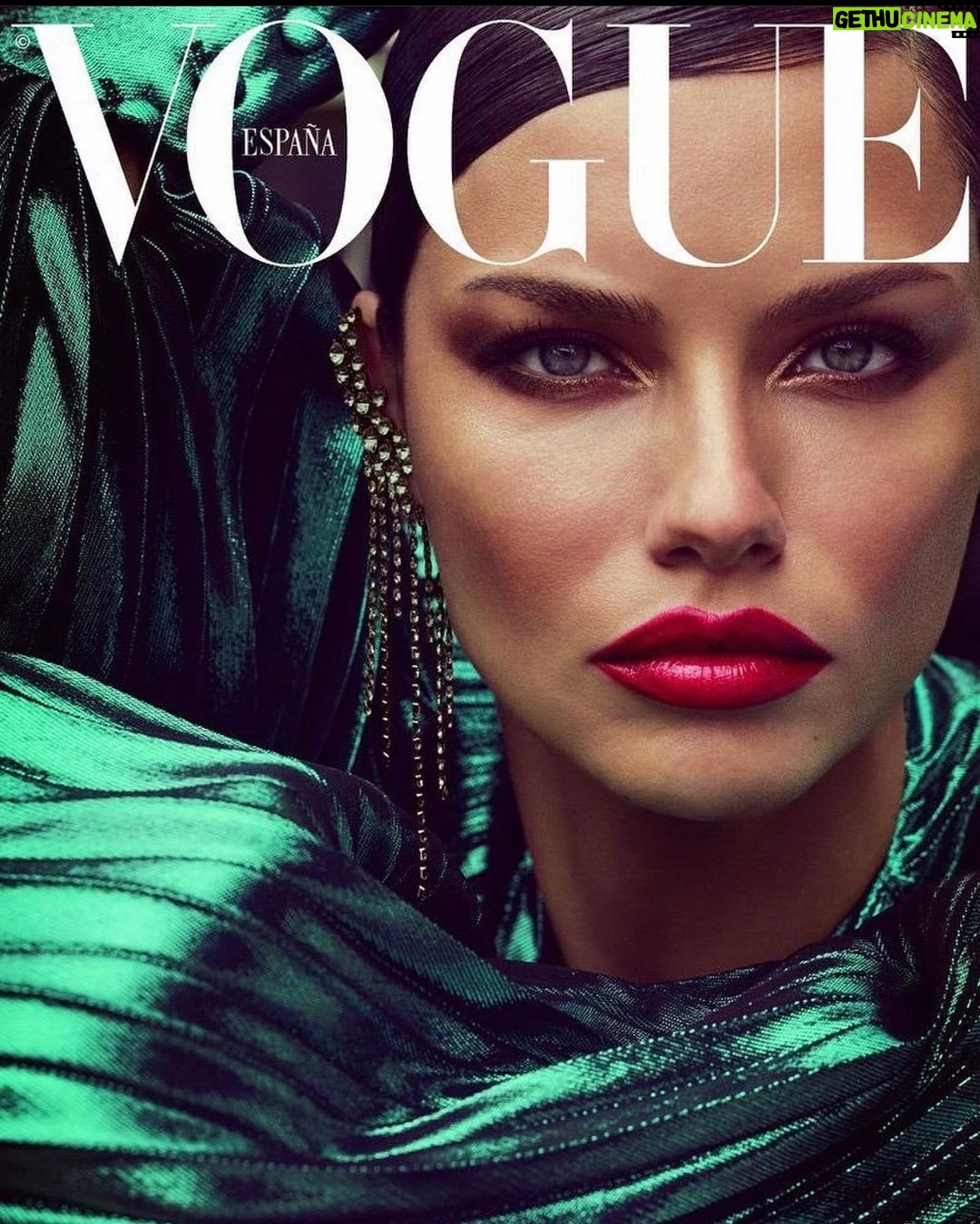 Adriana Lima Instagram - 💫 My favorite cover ever thank you @voguespain @luigimurenu 💫