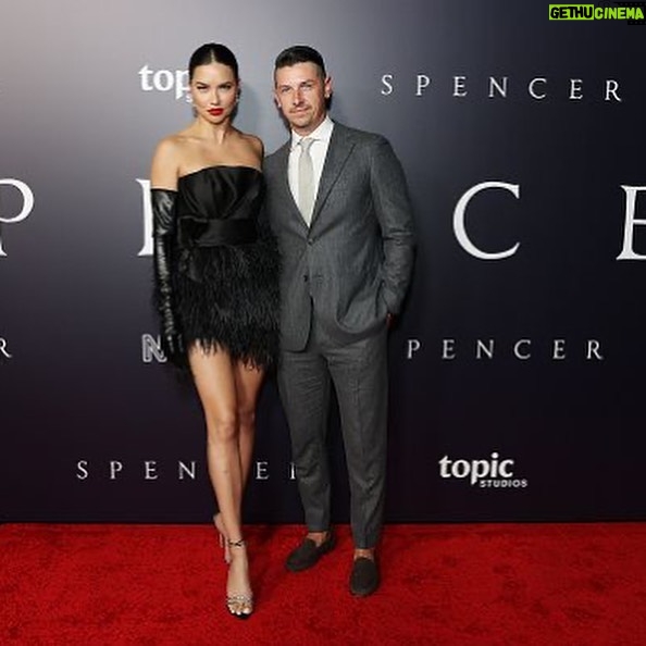 Adriana Lima Instagram - 👑 Last night bringing my Queen status to life 👑. Grateful for everyone that made this possible: @spencer_movie Dress: @MichaelCostello Earrings: @Chopard Shoes: @GianvitoRossi HMU: @glamsquad Hair: @hairbyamandafeauto MakeUp: @briana_hurley Photos: @MichaelCostello (first picture) @asussmanphoto @gettyentertainment( please send better resolution photos next time! 🤪) Los Angeles, California
